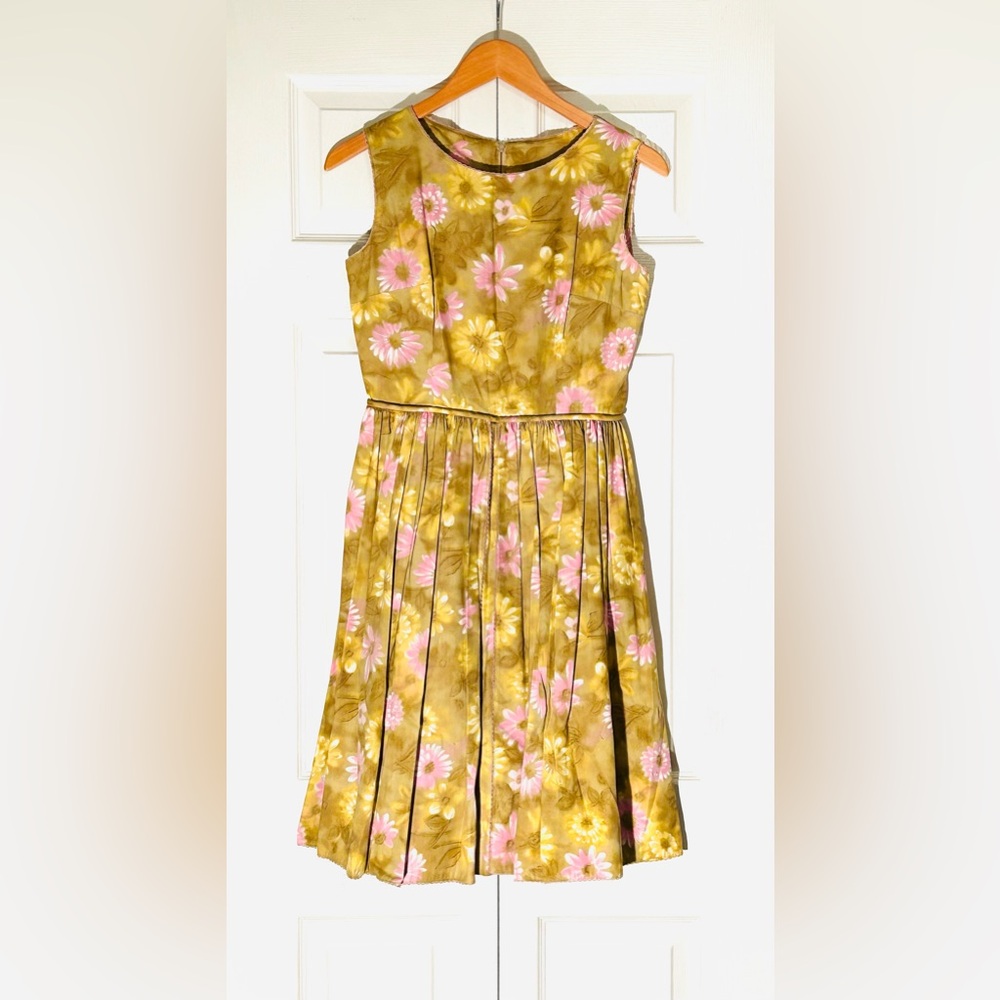 Vintage 50’s Gold/ Pink Floral Pleated Handmade Sleeveless Day Dress